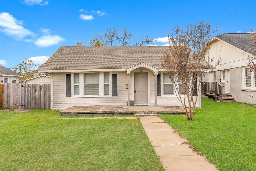 2820 Frazier Avenue, Fort Worth, TX 76110