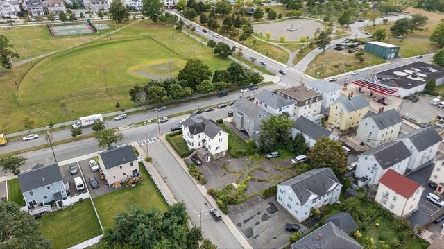 420 Bradford Avenue, Fall River, MA 02721