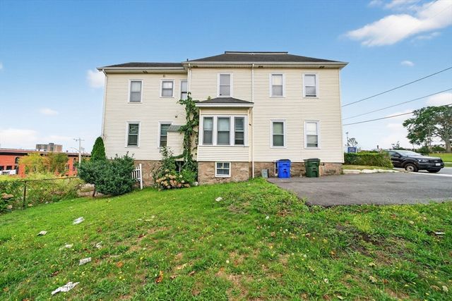 420 Bradford Avenue, Fall River, MA 02721