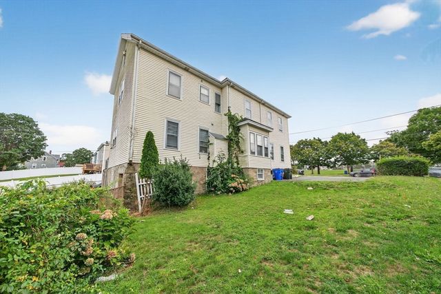 420 Bradford Avenue, Fall River, MA 02721