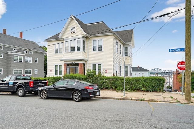 420 Bradford Avenue, Fall River, MA 02721
