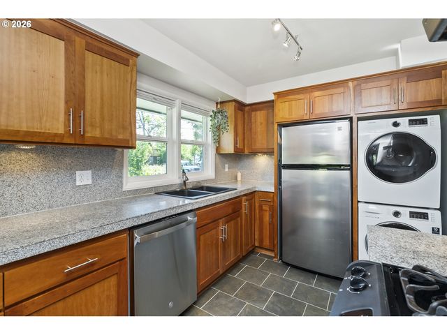 531 Ne CHURCH St, Portland, OR 97211