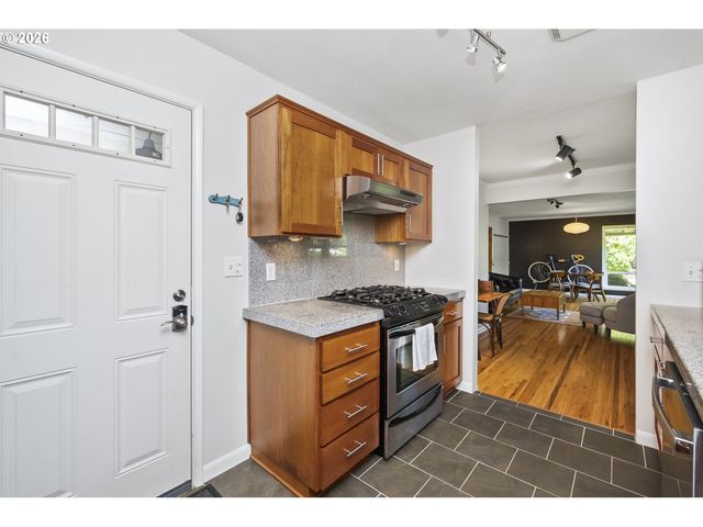 531 Ne CHURCH St, Portland, OR 97211