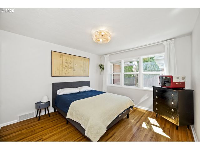 531 Ne CHURCH St, Portland, OR 97211