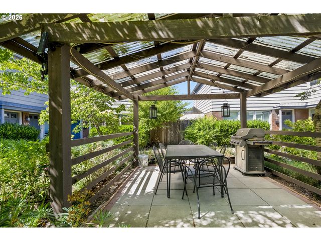 531 Ne CHURCH St, Portland, OR 97211