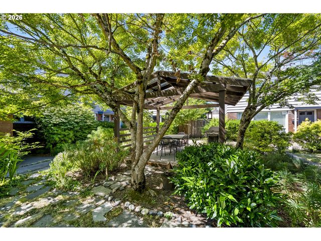 531 Ne CHURCH St, Portland, OR 97211