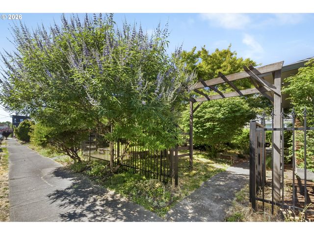 531 Ne CHURCH St, Portland, OR 97211