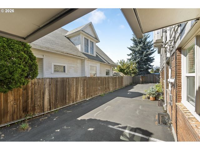 531 Ne CHURCH St, Portland, OR 97211