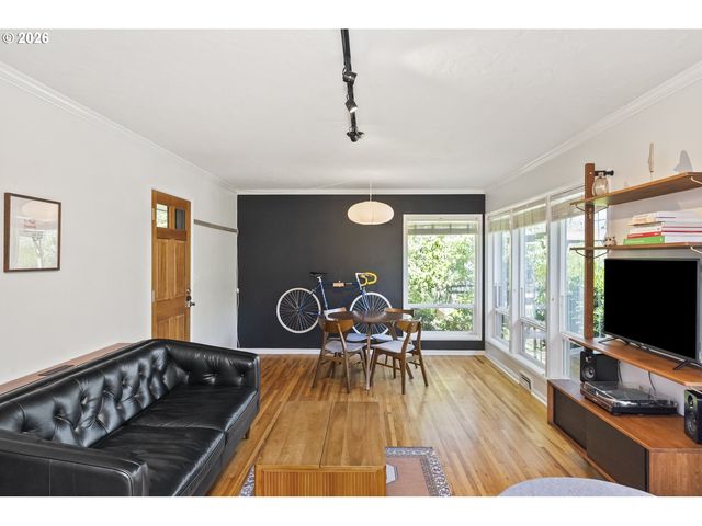 531 Ne CHURCH St, Portland, OR 97211