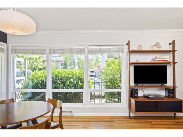 531 Ne CHURCH St, Portland, OR 97211