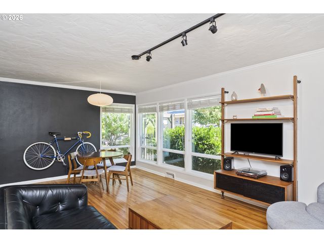 531 Ne CHURCH St, Portland, OR 97211