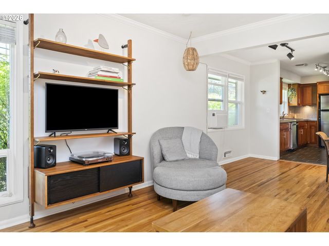 531 Ne CHURCH St, Portland, OR 97211