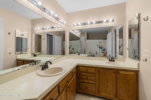 53 Winthrop Road 53F, Monroe, NJ 08831