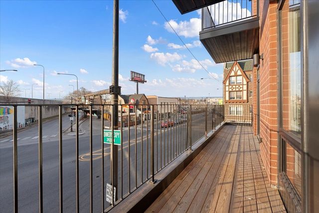 3953 W Dakin Street 201, Chicago, IL 60618