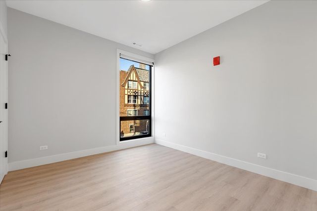 3953 W Dakin Street 201, Chicago, IL 60618