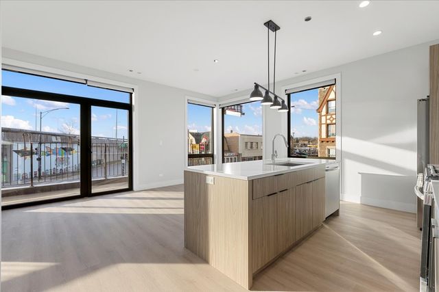 3953 W Dakin Street 201, Chicago, IL 60618