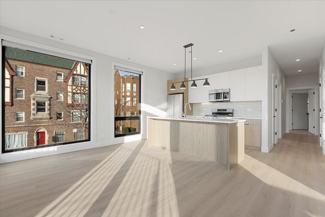 3953 W Dakin Street 201, Chicago, IL 60618