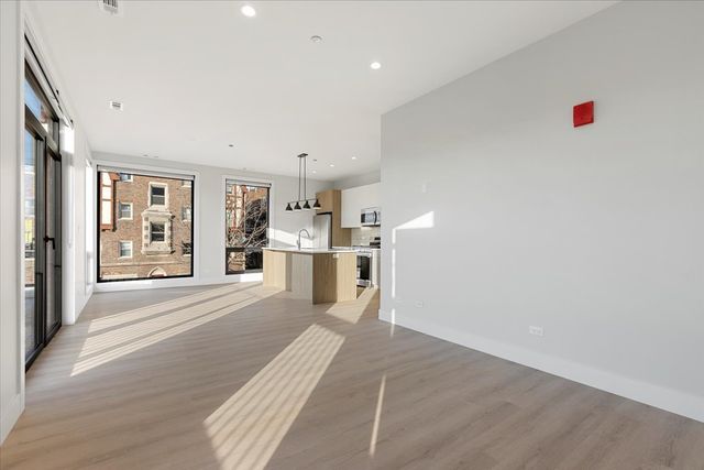 3953 W Dakin Street 201, Chicago, IL 60618