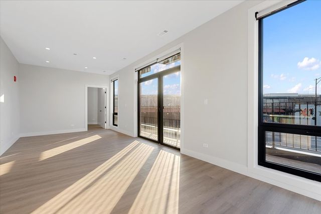 3953 W Dakin Street 201, Chicago, IL 60618