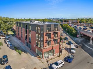 3953 W Dakin Street 201, Chicago, IL 60618