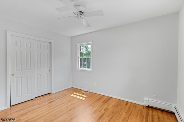 98 Vassar Dr, Paramus Boro, NJ 07652