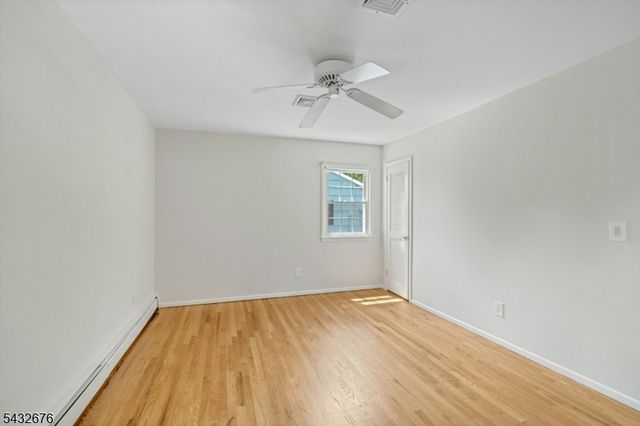 98 Vassar Dr, Paramus Boro, NJ 07652