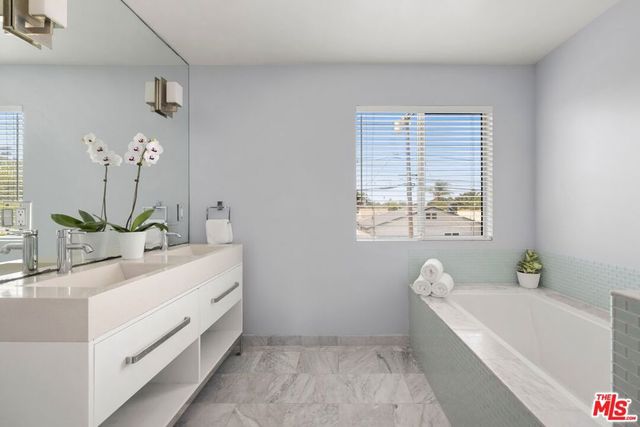 12545 Walsh Avenue, Los Angeles, CA 90066