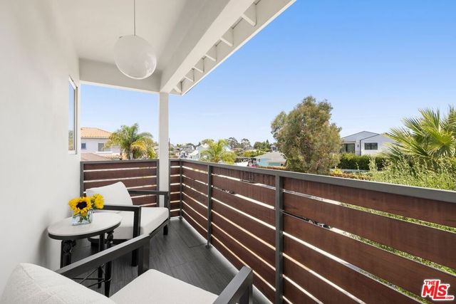 12545 Walsh Avenue, Los Angeles, CA 90066