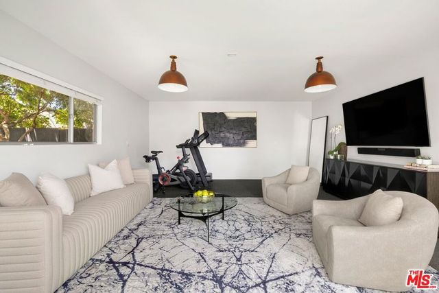 12545 Walsh Avenue, Los Angeles, CA 90066