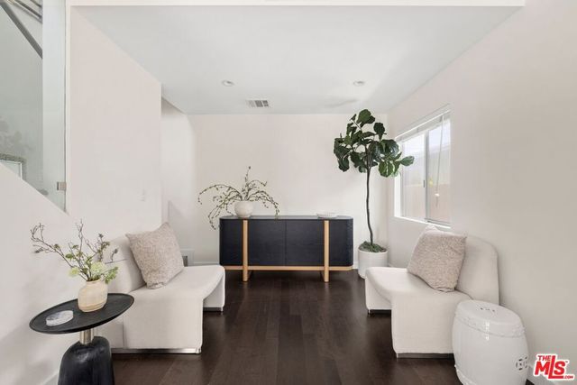 12545 Walsh Avenue, Los Angeles, CA 90066