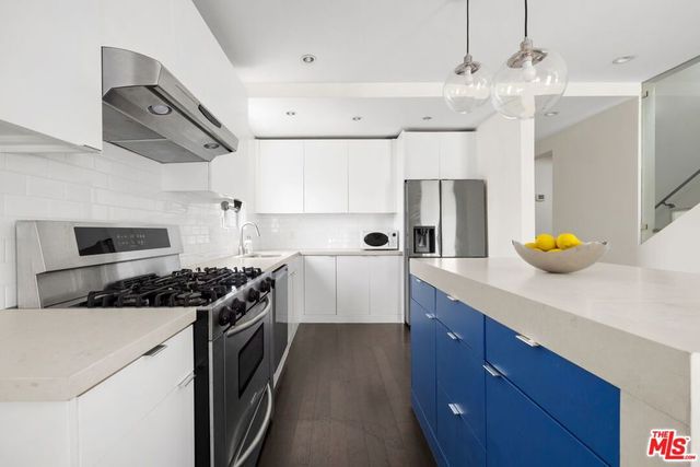 12545 Walsh Avenue, Los Angeles, CA 90066