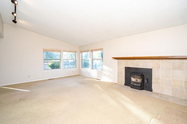 3071 Emerald Ct, Cameron Park, CA 95682
