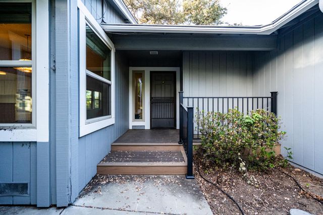 3071 Emerald Ct, Cameron Park, CA 95682