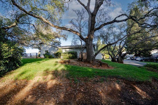 3071 Emerald Ct, Cameron Park, CA 95682