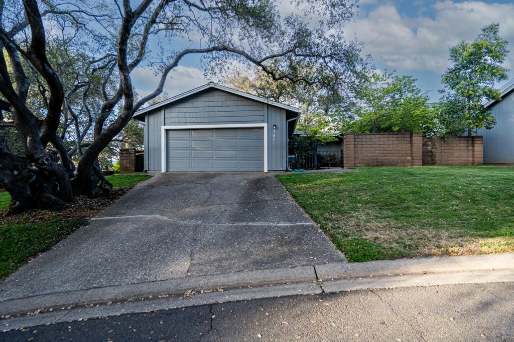3071 Emerald Ct, Cameron Park, CA 95682