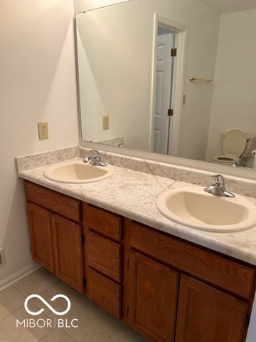 9677 Fireside Lane, Fishers, IN 46038