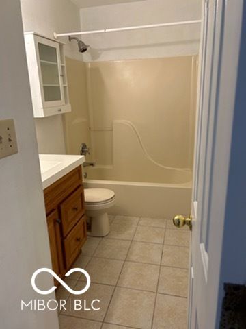 9677 Fireside Lane, Fishers, IN 46038