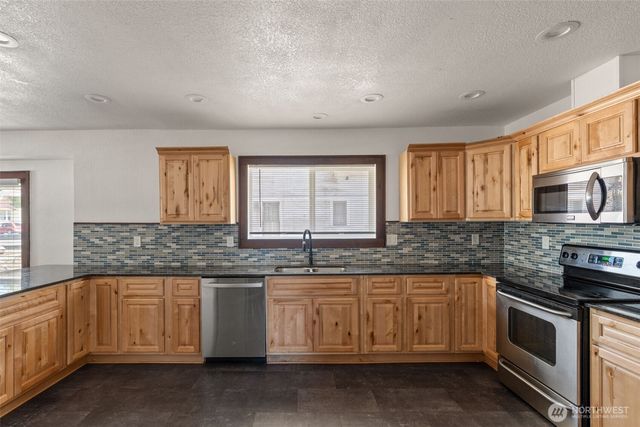 226 SW Lewis St, Chehalis, WA 98532