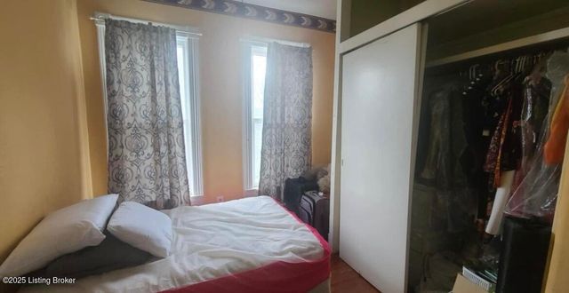 1204 Walter Ave, Louisville, KY 40215