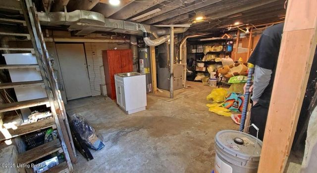 1204 Walter Ave, Louisville, KY 40215