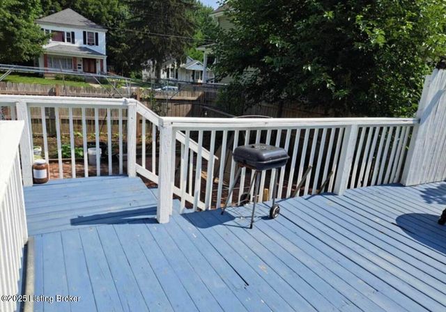 1204 Walter Ave, Louisville, KY 40215