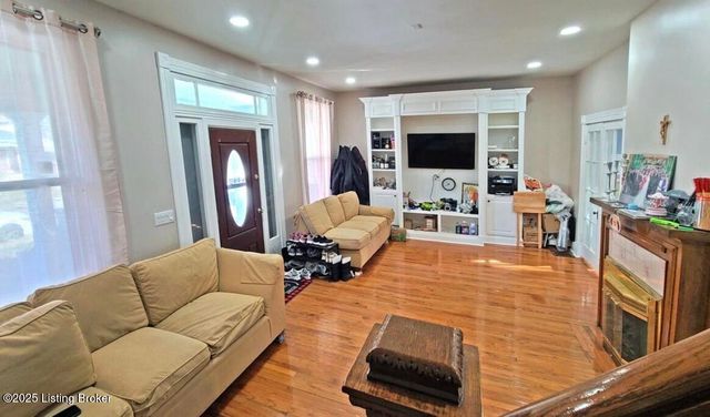 1204 Walter Ave, Louisville, KY 40215