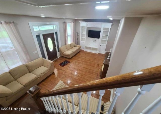 1204 Walter Ave, Louisville, KY 40215