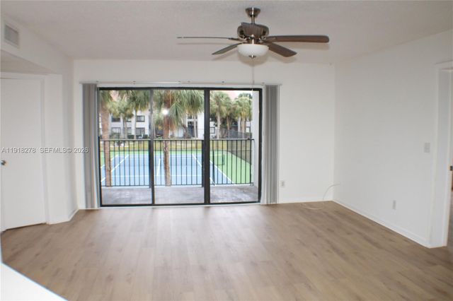 9044 W Atlantic Blvd 323, Coral Springs, FL 33071