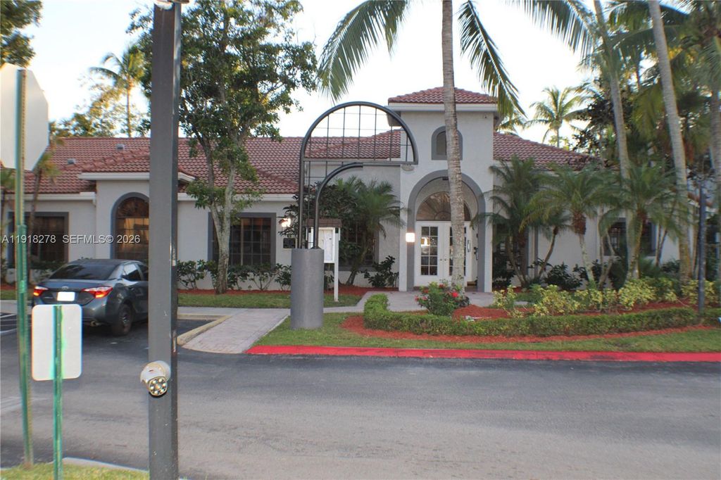 9044 W Atlantic Blvd 323, Coral Springs, FL 33071