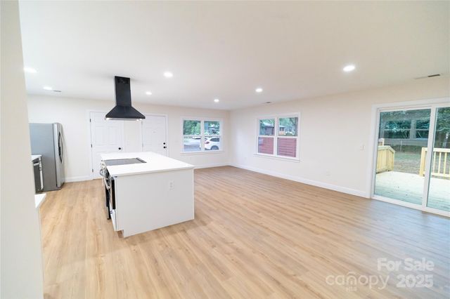 3501 Eastway Drive, Charlotte, NC 28205