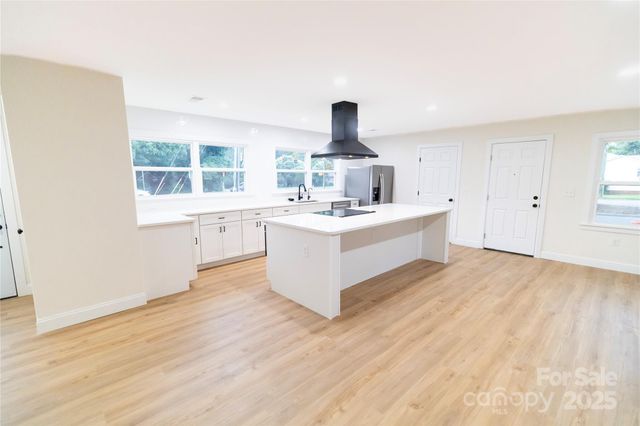 3501 Eastway Drive, Charlotte, NC 28205