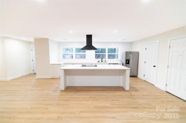 3501 Eastway Drive, Charlotte, NC 28205
