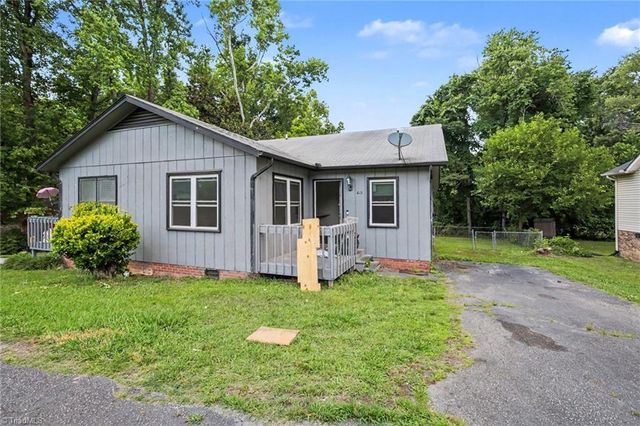 611 & 613 Brookdale Drive, Thomasville, NC 27360
