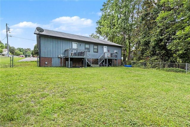 611 & 613 Brookdale Drive, Thomasville, NC 27360